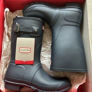 NWT Women Navy Original Short Hunter Boots